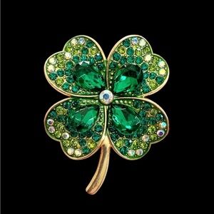 Elegant Green Clover Brooch